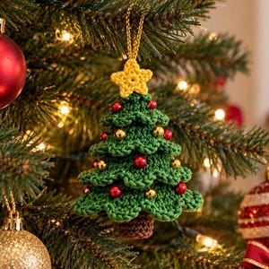 Crochet Tree Pattern PDF, Layered Ruffled Christmas Ornament with Star Topper