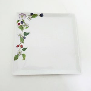 porcelain dish garland of flowers