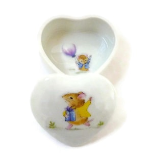 Box with milk teeth " the small mouse "