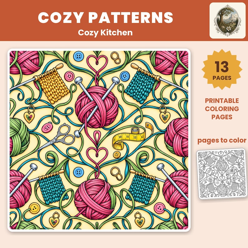 Op de afbeelding: Een digitale kleurplaat met een herhalend patroon van roze bollen wol, breinaalden, gebreide lapjes, scharen, knopen en een geel meetlint. De tekst bevat COZY PATTERNS, Cozy Kitchen, 13 PAGES en pages to color.