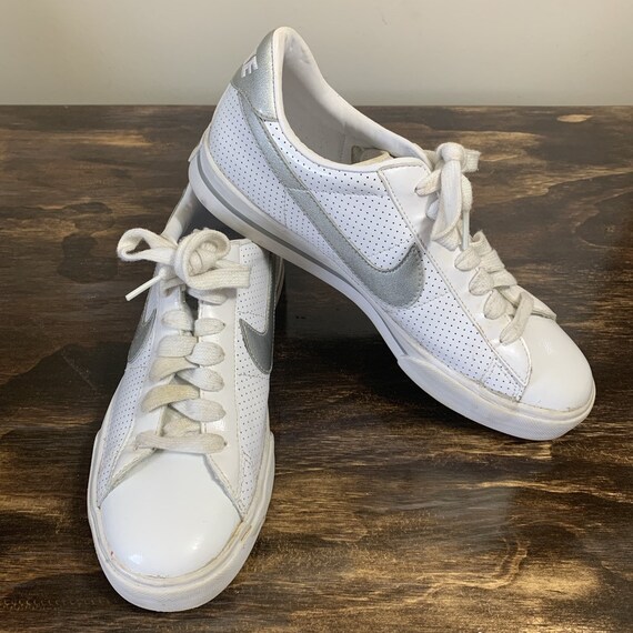 scarpe da tennis bianche
