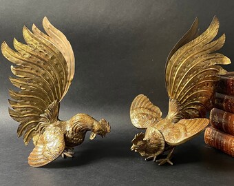 Vintage Brass Fighting Roosters Figurines , Tall Pair of Fighting Roosters Statuettes , Golden Brass Roosters Figurines Mantle decor