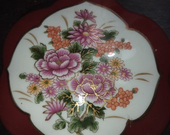 Classy Imari Vintage 70s Japanese Floral Gilded Gold Trinket box Signed by VINTAGE CORNER ONLINE