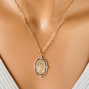 18K Gold Filled Mother Mary Pendant Necklace – Large Oval Religious Medal with Crystal Halo – Elegant Catholic Jewelry Gift