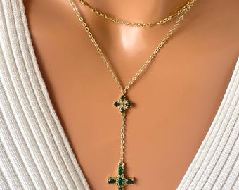 Collar con cruz de oro laminado de 14k, joyería inspirada en un rosario de múltiples hilos, circonita cúbica verde esmeralda, regalo de cumpleaños de mayo para mamá, católico cristiano