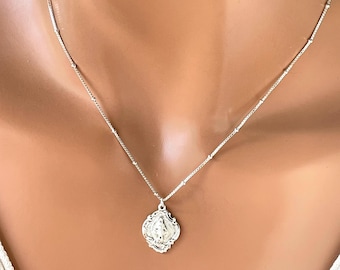 Collar con medalla milagrosa de plata de ley, pequeño dije de MARY, cadena tipo caja satélite, colgante de la Virgen María de oro, regalo para mamá