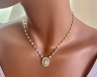Collar de perlas con la imagen de la Virgen María, chapado en oro de 14k, gargantilla religiosa para mujer, joyería católica, collar de novia