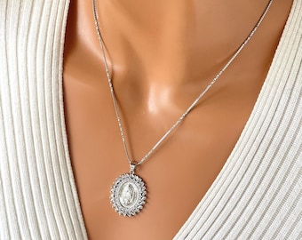 Collar con colgante de Nuestra Señora de Guadalupe chapado en oro blanco, cadena de Singapur de la Madre María, collar con dije grande de plata de Guadalupe con circonitas cúbicas, regalo para mamá.