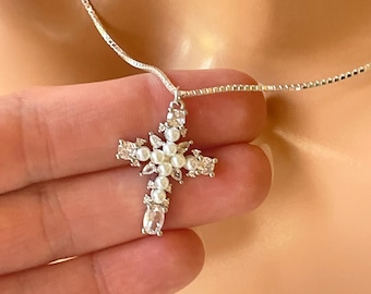 Collar con cruz de perlas de plata de ley: dije de circonita cúbica, cadena de caja chapada en oro de 14k, regalo para mujer