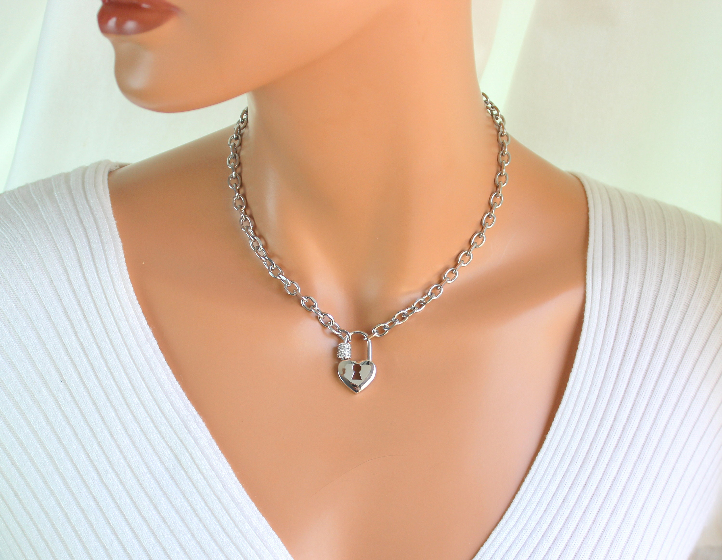 Thick chain best sale necklace with heart