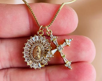 Collar con dije doble de cruz de María en oro laminado de 14k, dije Miaculous, cadena con caja de circonitas cúbicas, regalo católico para mamá.