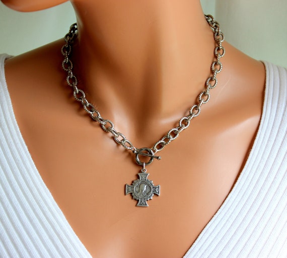 Antique Silver Thick Choker Necklace Women Maltese Cross Large Silver Chain Virgin Mary Pendant Religious Jewelry Gift Catholic