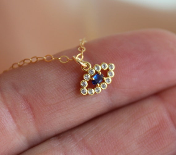 Tiny Flower 14k Yellow Gold Pendant Necklace in White Diamond | Kendra Scott