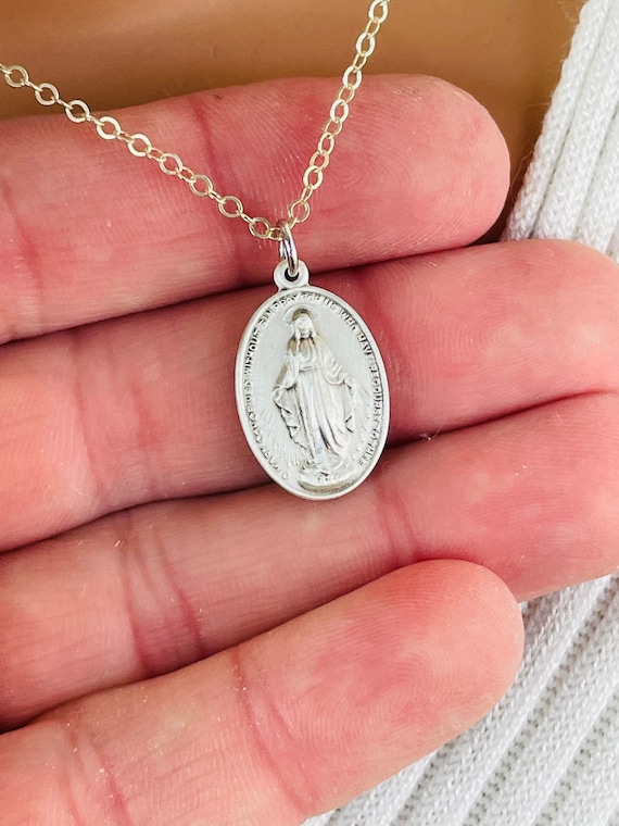 Sterling Silver Miraculous Medal Necklace 925 Silver Box Chain Charm Necklaces Silver Mother Mary Collar Catholic Gift Women Jewelry