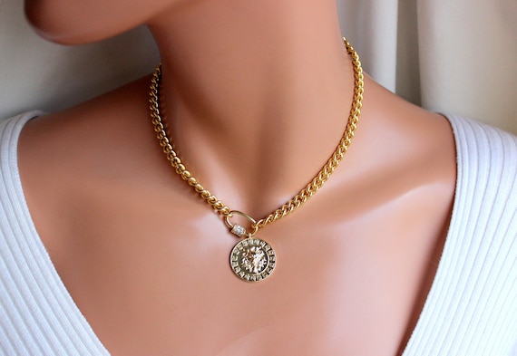 Beautiful CHANEL 33-Inch Lion Head Station Necklace Gold Tone