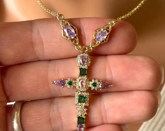 Collar con cruz de circonitas cúbicas chapado en oro de 14k, colgante colorido, elegante joyería cristiana, regalo para mamá, lavanda, verde esmeralda, cristal rosa