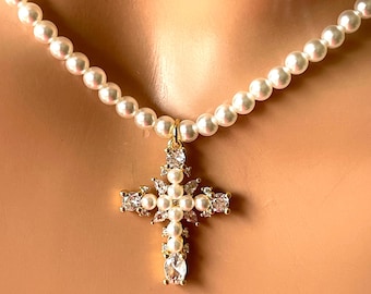 Collar con colgante de cruz de perlas: colgante de circonita cúbica chapado en oro de 14 quilates, elegante joyería nupcial.