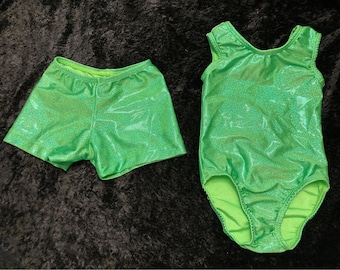 Malla y pantalones cortos de gimnasia verde lima Twinkle. Listo para enviar.
