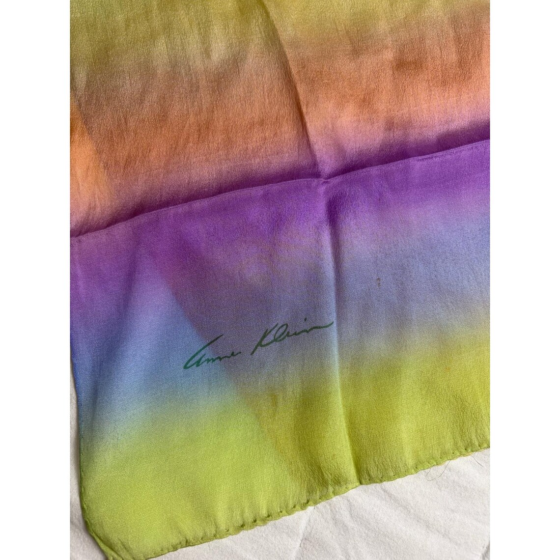 Anne Klein Vintage Silk Scarf Ombre Rainbow Gradient Watercolor Signature Scarf, foto 2 di 3