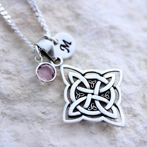 Silber Keltische Dreifaltigkeit Knoten, Sterling Silber keltischer Knoten Halskette, Triquetra Knoten, personalisierte Geburtsstein Initiale, Mutter Tochter Geschenk. 275