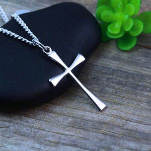 Kleines Silber Kreuz Halskette, Taufe, Erstkommunion, Konfirmation, Abschlussgeschenk. Sterling Silber Kreuz Schmuck. Jungen, Mädchen Geschenk. 5173