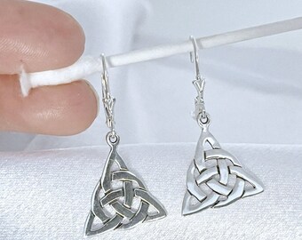 Gorgeous Silver Trinity Earrings, Sterling silver Knot Earrings, Silver Celtic Earrings, Silver Earrings Jewelry, friendship symbol. 5243
