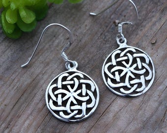 Pendientes de plata de ley con nudo celta. Pendientes irlandeses de amor eterno celta. Pendientes celtas hipoalergénicos. Sin níquel ni plomo. 107