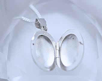 925 Sterling Silver Oval locket necklace Two Pictures Locket Size 0,59x 0.82" Medium. Ref 10