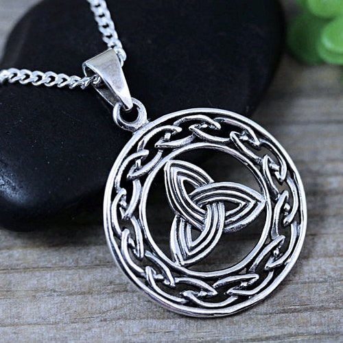 Silver Celtic Knot Pendant Necklace - Etsy