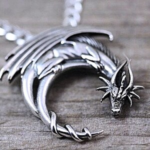 Mens necklace Fashion 2019 Necklace Pendant Dragon 44X24Mm Antique Bronze Color Necklace Jewelry Chain Fashion Accessories Mens necklace Fashion 2019 Necklace Pendant Dragon 44X24Mm Antique Bronze Color Necklace Jewelry Chain Fashion Accessories