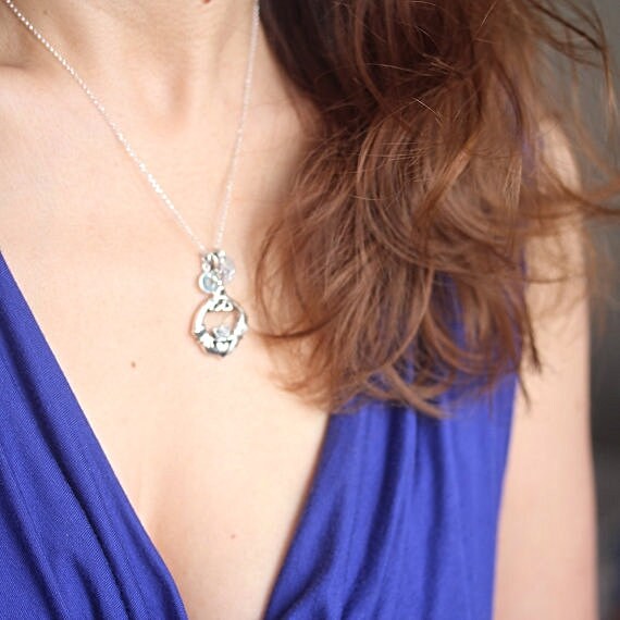 KINGWHYTE Collana con nodo celtico e luna, in argento Sterling 925