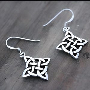Knot Earrings, Sterling silver Celtic Knot Earrings, Silver Celtic Knot Earrings, Silver Earrings Jewelry. R-294