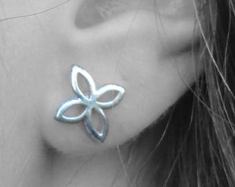 Vintage Silver Tone Flower Pierced Earrings