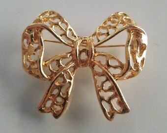 Vintage Gold Tone Ribbon Bow Brooch Pin 1 5/8" wide by 1 1/2" tall