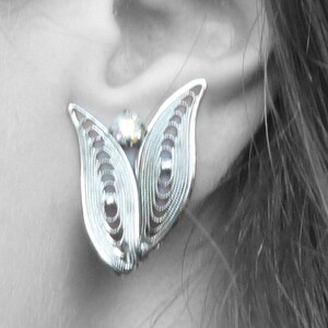 Vintage Silver Tone Rhinestone Flower Clip-On Earrings