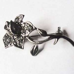 Vintage Dark Silver Tone Flower Brooch Pin