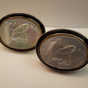 Vintage Cufflinks Swank Grand Prix Centurion Spartan Gladiator Conquistador Carved Mother of Pearl Gold Black