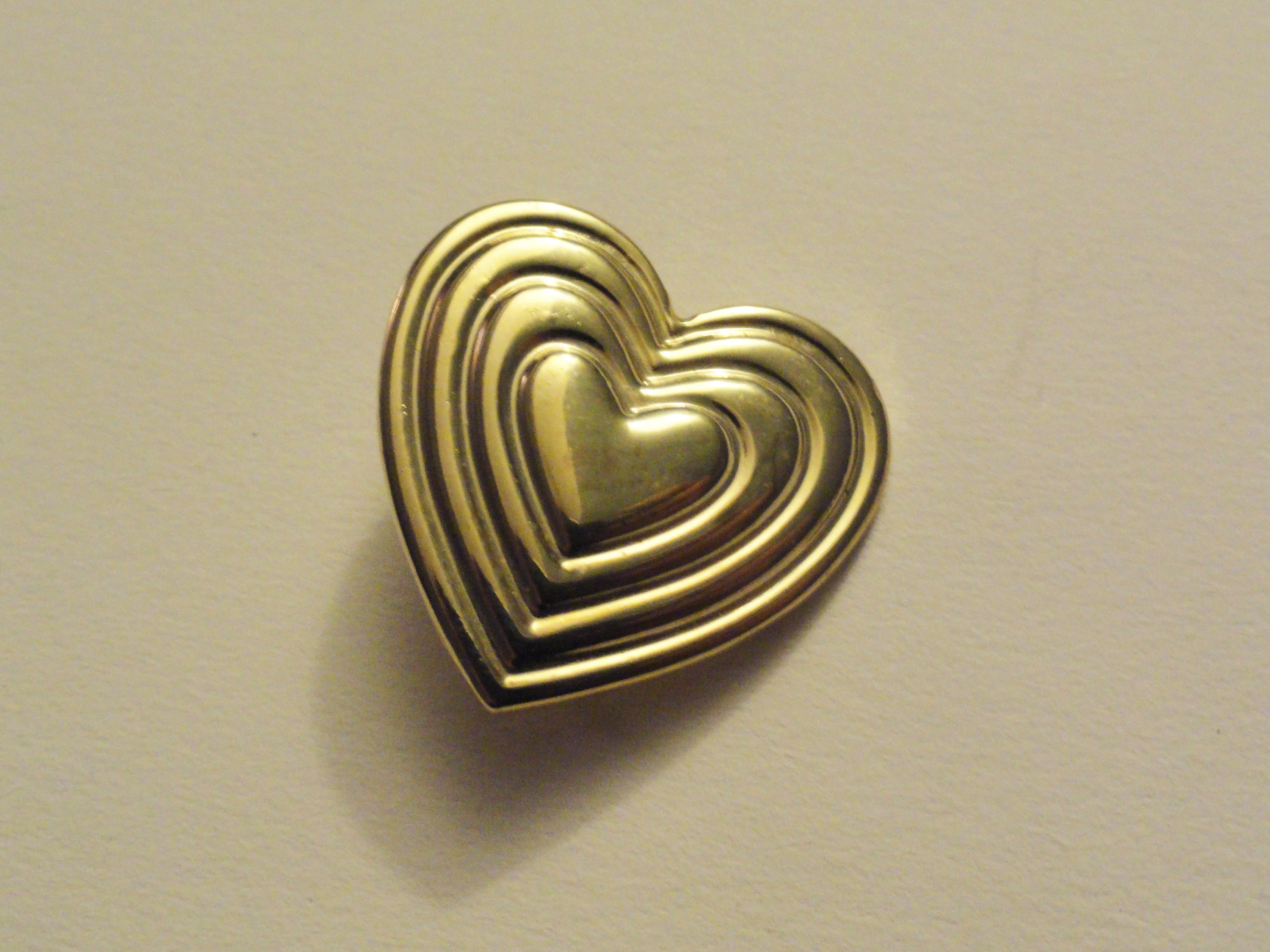 The variety club heart brooch deals