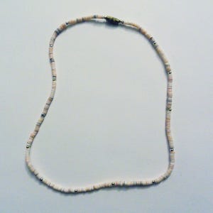 ヴィンテージ ライトピンク＆シルバートーン ビーズシェルネックレス