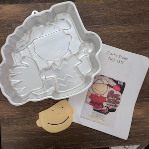 ③ヴィンテージ WILTON ウィルトン ケーキ型 CHARLIE BROWN Wilton Snoopy Cake Pan - Etsy