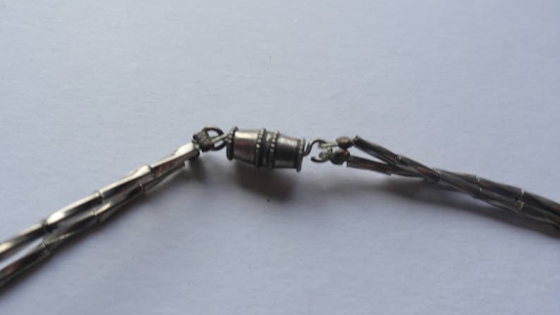 Vintage 28 Silver /& Copper Tone Beaded Flower Pendant Double Stranded Necklace