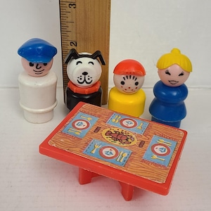 Fisher Price Little People FPLP 985 Play Family Houseboat Red Picnic Table Lobster Litho White Captain Blue Mom Yellow Boy Lucky Dog