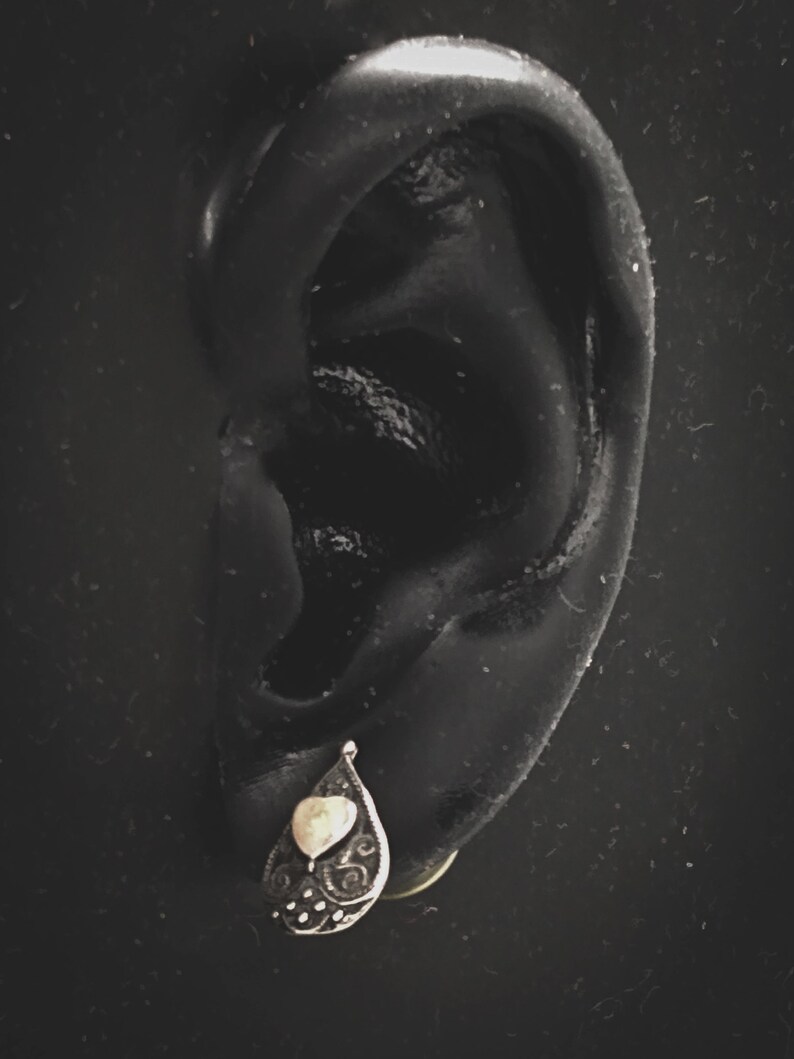 Vintage Preco sterling silver teardrop shaped pierced earrings with glittering light brown hearts /& swirl patterns ; 58 x 38 in.