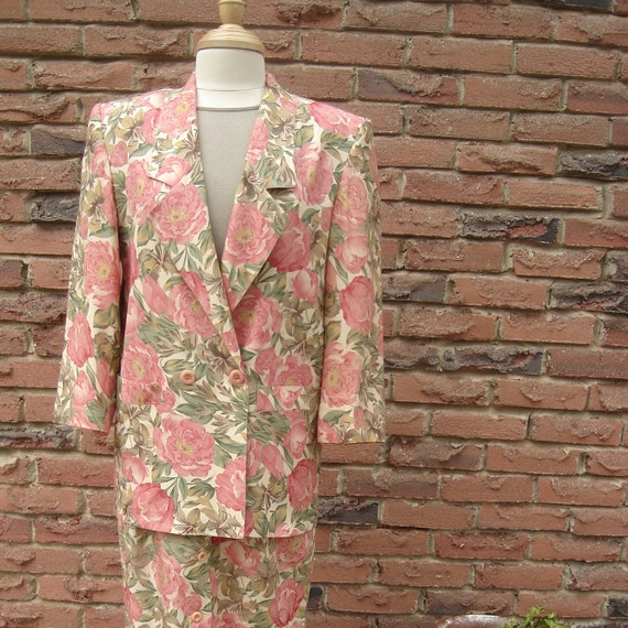 Two Piece Suit Peach and Sage Floral Print - image 1