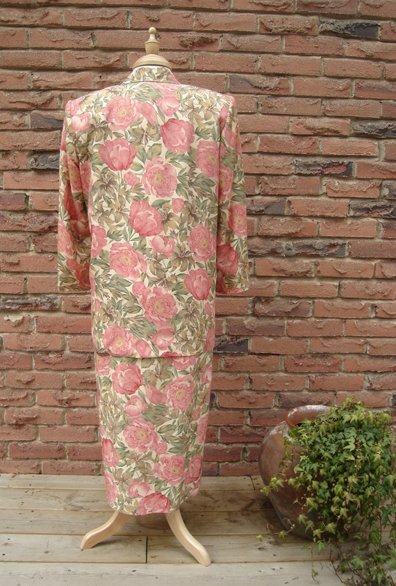 Two Piece Suit Peach and Sage Floral Print - image 3