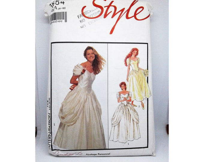 Vintage Pattern 1980's Wedding or Formal Dress With Fitted V-front ...