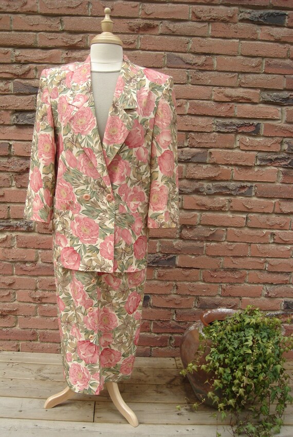 Two Piece Suit Peach and Sage Floral Print - image 2