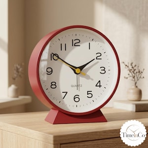 Silent Non Ticking Analog Alarm Clock, Retro Bedside Office Desk Clock, Vintage Small Nightstand Table Clock for Home Bedroom Decor & Gift
