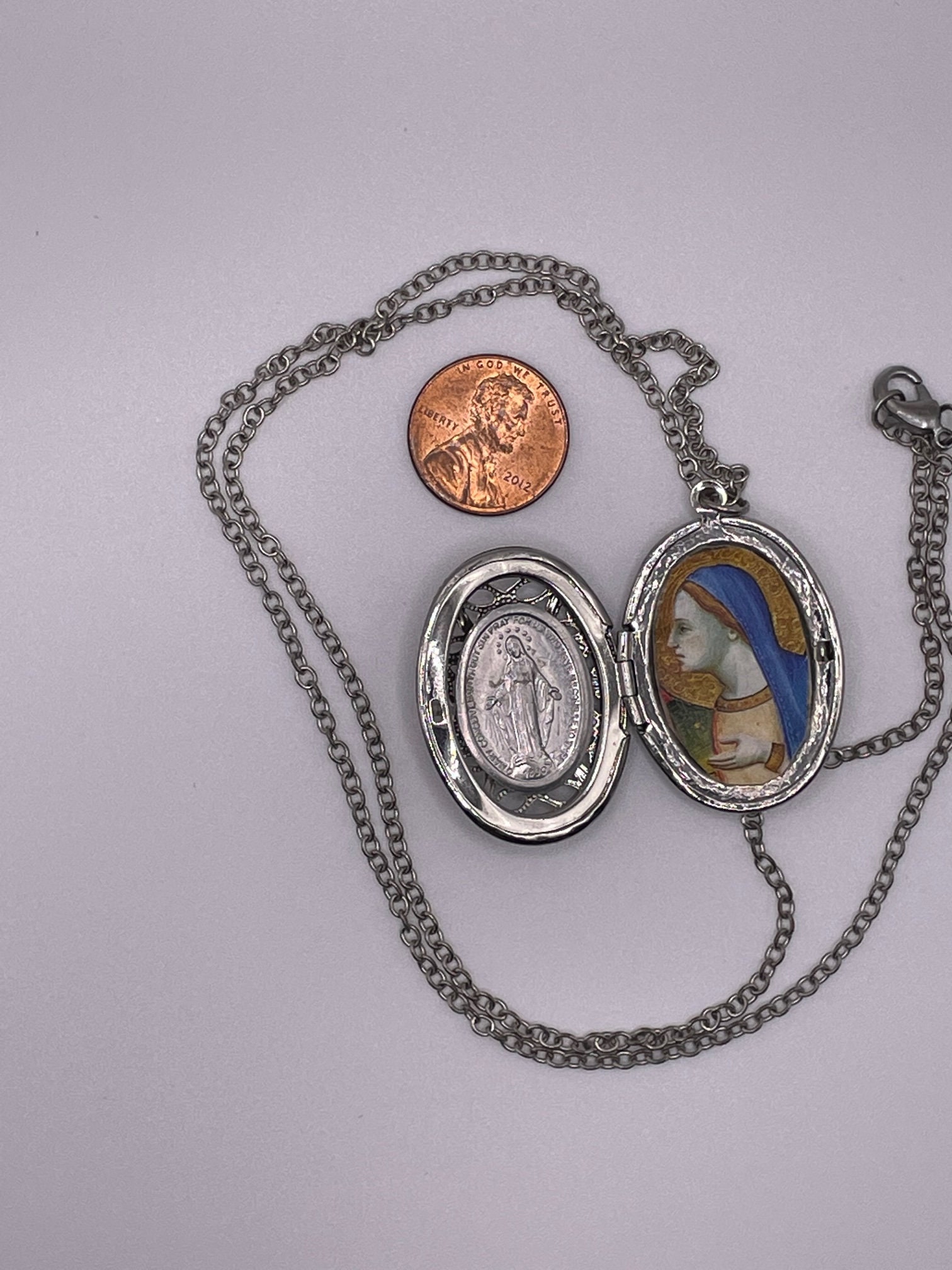 Silver-color Madonna Locket - Etsy