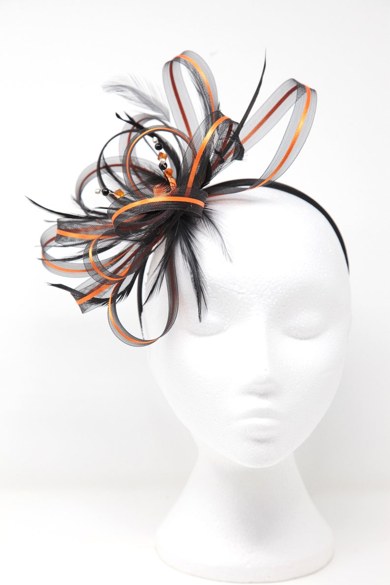 Schwarz-orangefarbener Fascinator an einer Spange, Kamm und Haarreif Bild 2